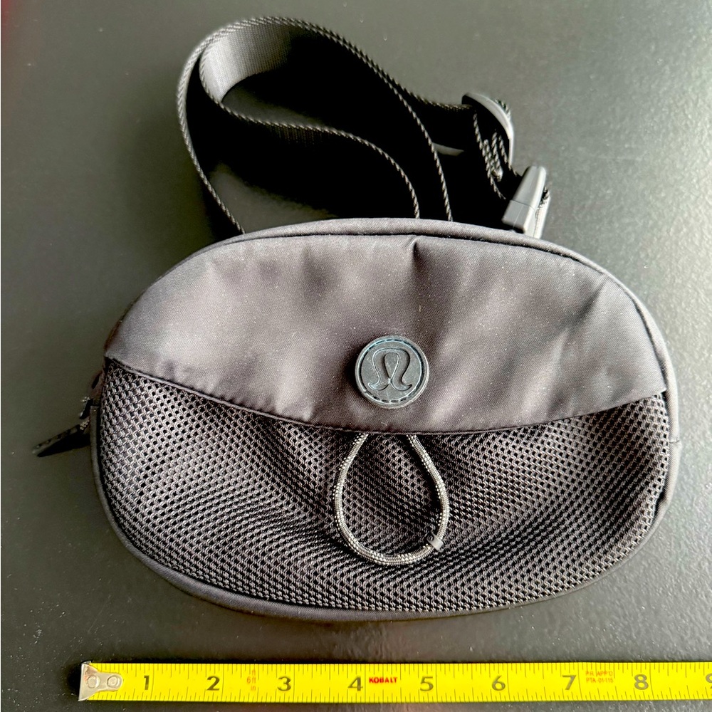 Lululemon belt bag